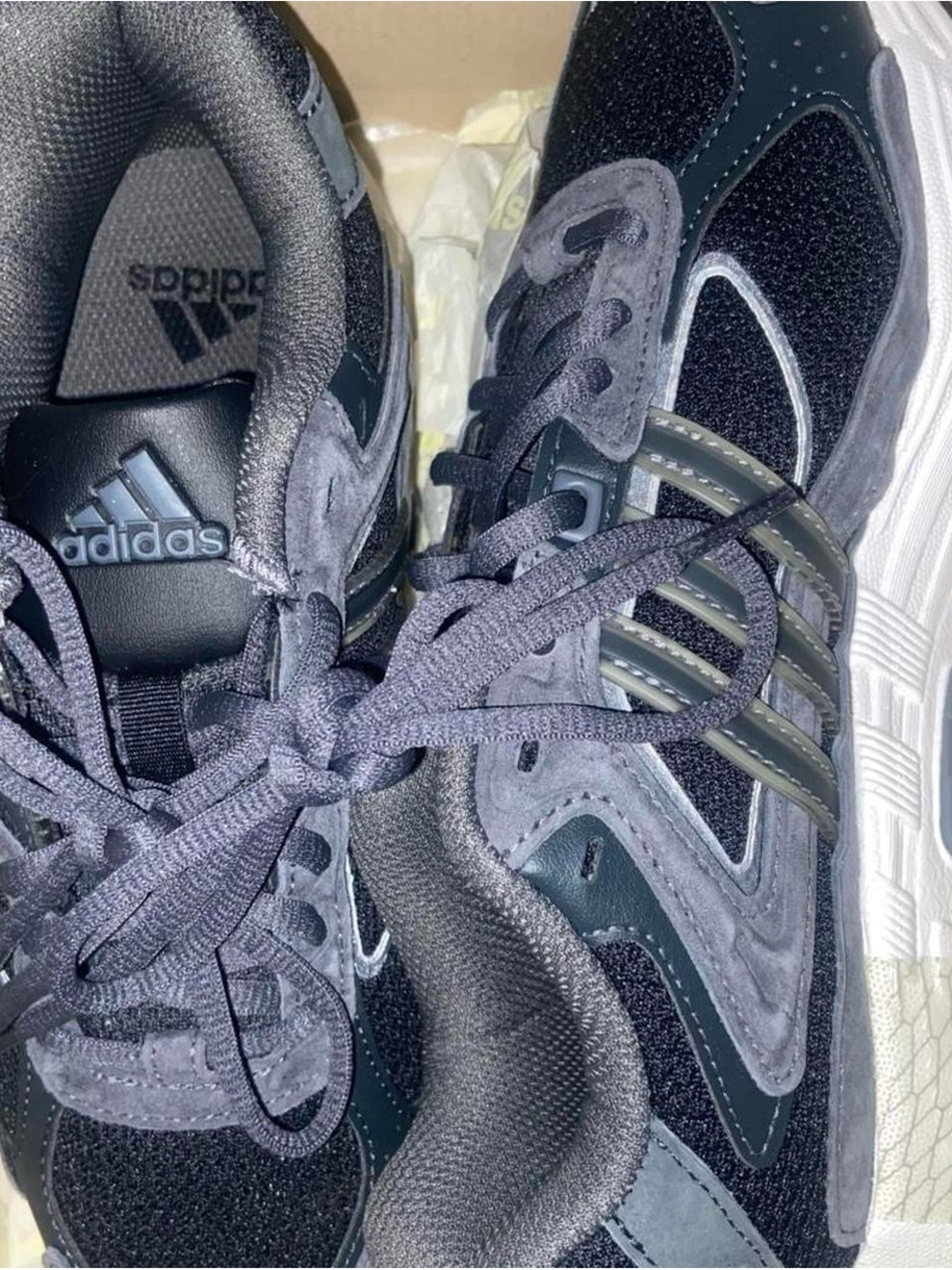 adidas Response CL W Box Label in Bright Blue